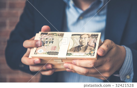 錢 32421528