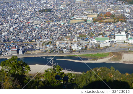 從Kinka山（岐阜縣岐阜市）的Nagara河 32423015