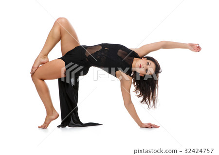 Beautiful modern dancer girl Beautiful modern dancer girl 32424757
