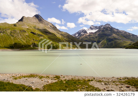 The Silvretta massif with its lake 32426179
