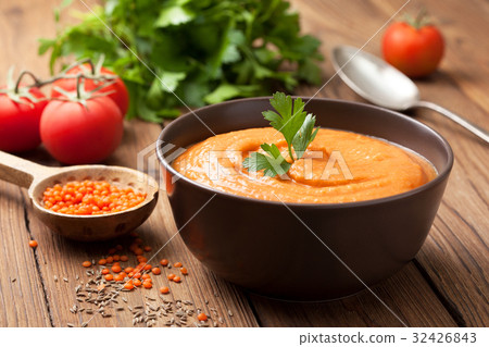 Soup puree of red lentils 32426843