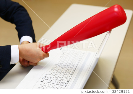 對無法使用的PC感到惱火 對無法使用的PC感到惱火 32429131