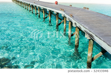 Wooden floor with seascape Wooden floor with seascape 32433946