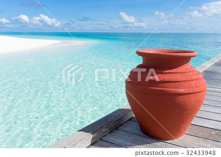 beautiful tropical beach beautiful tropical beach 32433948