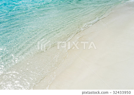 beach with transparent blue water 32433950