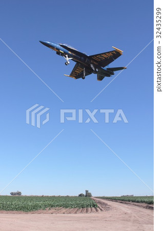 California's blue sky US Navy Blue Angels Martial Arts Flight Team FA-18C Hornet Battle Attack Machine 32435299