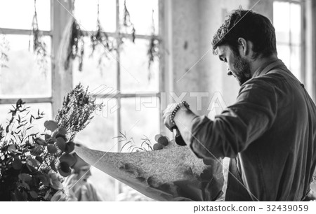 Florist Making Fresh Flowers Bouquet Arrangement Florist Making Fresh Flowers Bouquet Arrangement 32439059