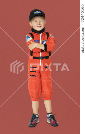 Little boy with astronaut dream job smiling 32440160