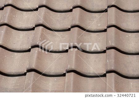 Tile breakage Rain leakage maintenance Roof repair Japanese roof tile Tile breakage Rain leakage maintenance Roof repair Japanese roof tile 32440721