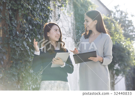 International exchange  32440833