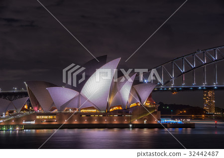 [Night view of Sydney] Opera House Harbor Bridge 32442487