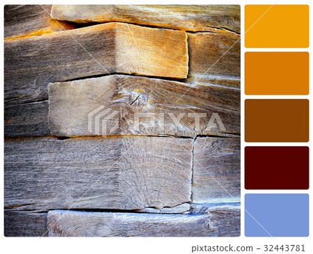 Corner of an old rural house 32443781