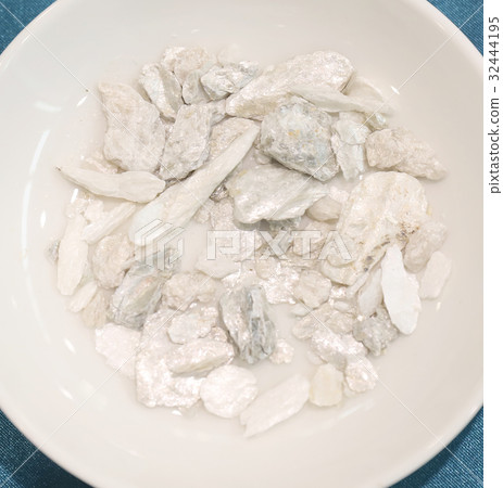 the chinese herbal medicine selection 32444195
