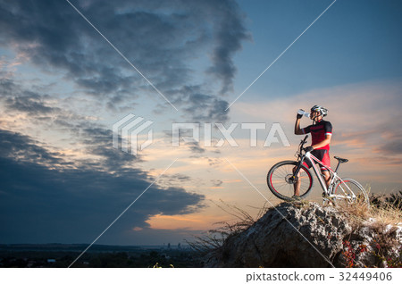 Cross country biker online