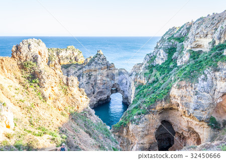 Cliffs and rock formations at Ponta da Piedade 32450666