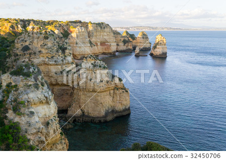 Cliffs and rock formations at Ponta da Piedade 32450706