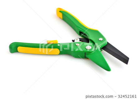 Professional garden pruner or secateurs 32452161