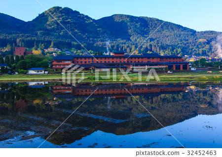 Dawn of Yufuin Rice Planting Rural Scenery 32452463