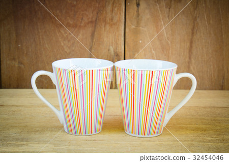 Two cup on wood 32454046
