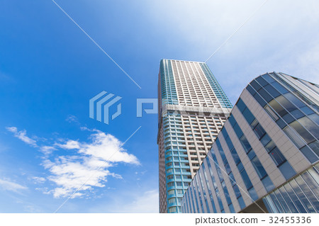 Tower apartment and blue sky 32455336