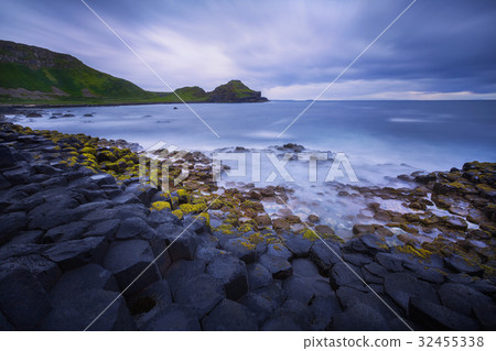 sunset over rocks formation Giant's Causeway 32455338