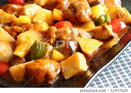 sweet and sour pork	 32457026