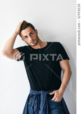 Handsome sexy man in stylish casual clothes 32459226