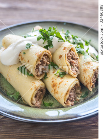 Crepes with tuna 32460898