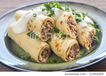 Crepes with tuna 32460899