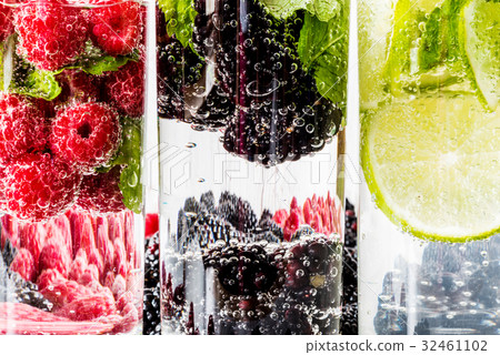 Three kinds of detox water with blackberry 32461102
