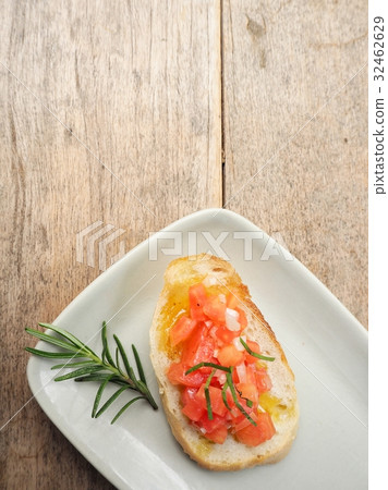 Bruschetta 32462629