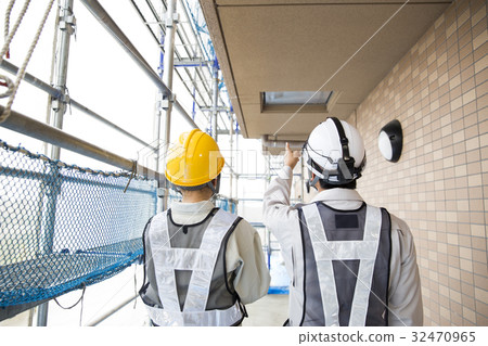 On-site supervision On-site supervision 32470965