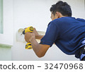 Technician of the air conditioning system 32470968