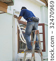 Technician of the air conditioning system 32470969
