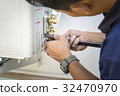 Installing air conditioner 32470970