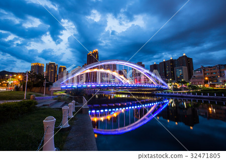 Taiwan Kaohsiung Love River Vision Bridge Asia Taiwan Kaohsiung Bridge Taiwan Kaohsiung Love River Vision Bridge Asia Taiwan Kaohsiung Bridge 32471805