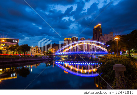 Taiwan Kaohsiung Love River Vision Bridge Asia Taiwan Kaohsiung Bridge Taiwan Kaohsiung Love River Vision Bridge Asia Taiwan Kaohsiung Bridge 32471815