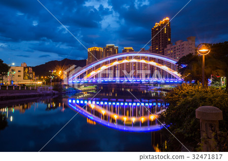Taiwan Kaohsiung Love River Vision Bridge Asia Taiwan Kaohsiung Bridge 32471817