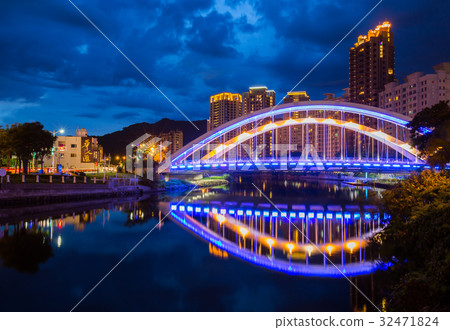 Taiwan Kaohsiung Love River Vision Bridge Asia Taiwan Kaohsiung Bridge Taiwan Kaohsiung Love River Vision Bridge Asia Taiwan Kaohsiung Bridge 32471824