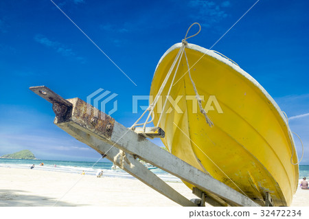 Boat ashore Boat ashore 32472234