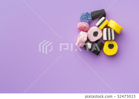 Mixed liquorice candies. 32473015