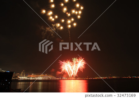 橫濱閃閃發光的煙花 橫濱閃閃發光的煙花 32473169