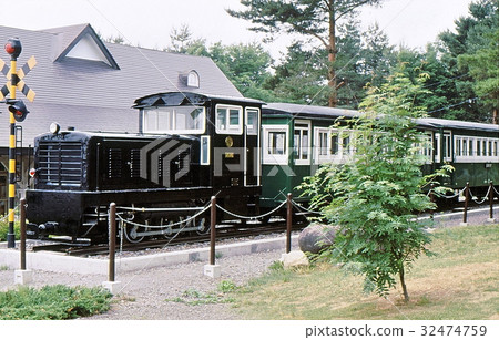 Showa era 63 railway vehicle stored in Fukushima Prefecture Inawashiro 32474759