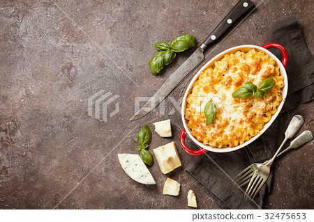 Mac and cheese, american style pasta Mac and cheese, american style pasta 32475653