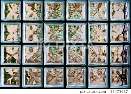 Pattern of clear white Glass block wall Pattern of clear white Glass block wall 32475687