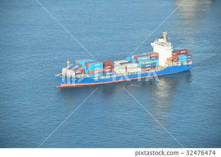 Container ship sailing Container ship sailing 32476474