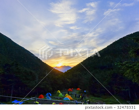 The sunrise of Saint Ping 32478331