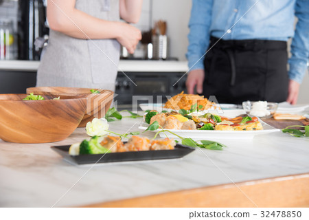 A couple of kitchen 32478850