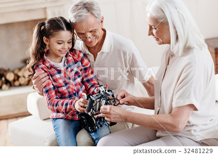Positive grandparents spending time with pleasure 32481229