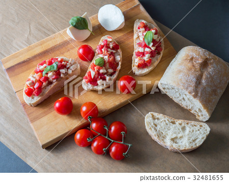 bruschetta with caprese salad on ciabatta bruschetta with caprese salad on ciabatta 32481655